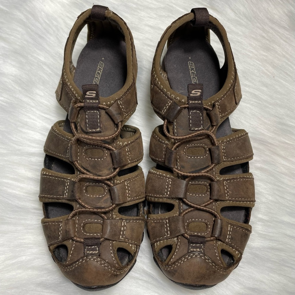 Sketchers Leather Keen style shoes - Size Women's 6.5